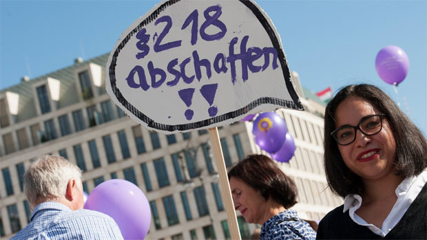 Missy Magazine: Mein Bauch gehört … dem Staat?